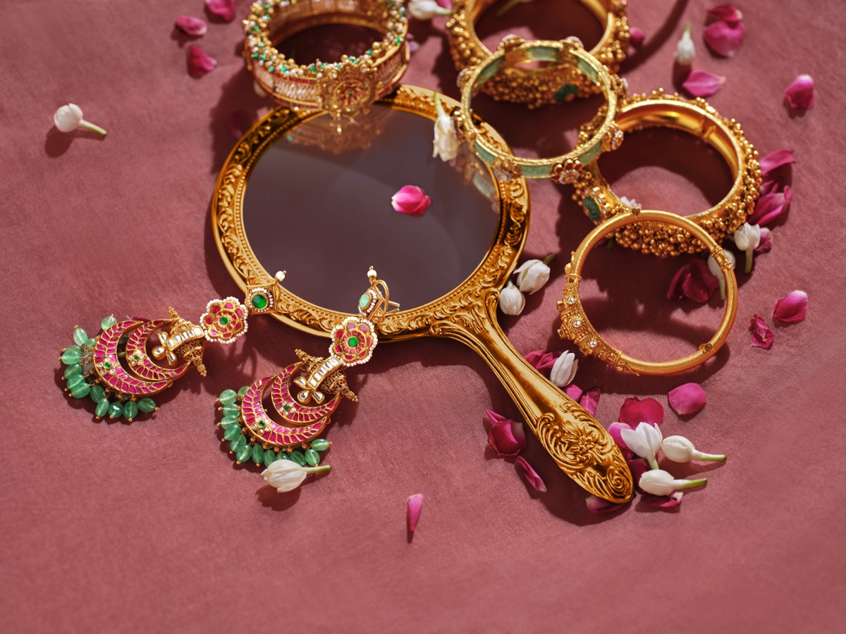 Mirror, bangles & petals